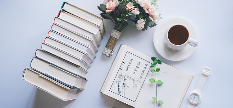攝圖網(wǎng)_500527055_banner_簡(jiǎn)約白色書桌（企業(yè)商用）.jpg