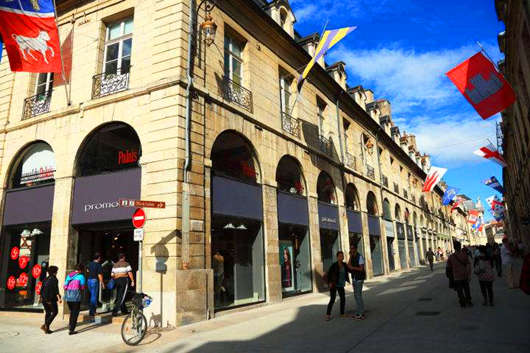 為何國人偏愛移民法國？看完法國的真實“實力”就明白了！