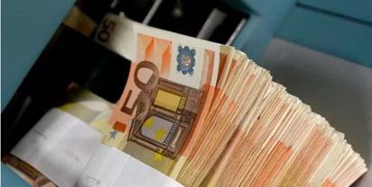 人傻錢多？意大利籍華人攜帶140萬歐元現金勇闖荷蘭機場