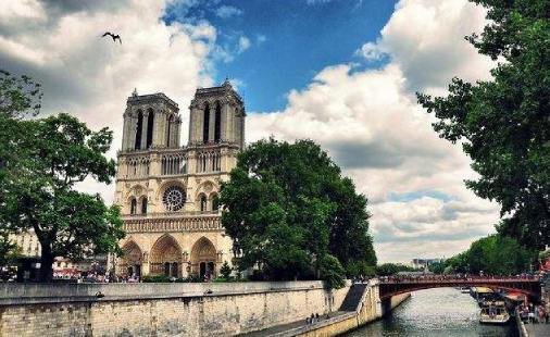 如何在法國學習語言？這里為法國移民準備了一份指南