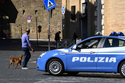 意大利為遏制病毒疫情說服人們“待在家里”都做了哪些措施？