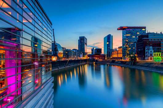 加拿大移民薩省條件費用2023解析，多長時間拿到楓葉卡？