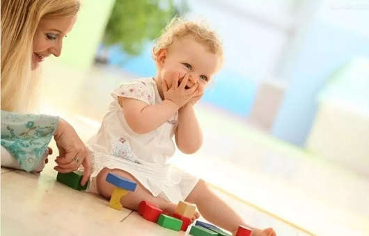 移民法國，兒童們的強(qiáng)制體檢醫(yī)療保險