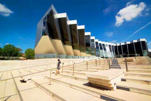 澳洲7所大學收入嚴重依賴中國學生？澳教育部長：謠傳！