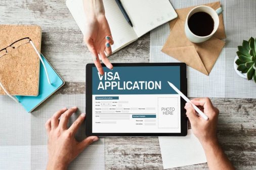 自己辦理加拿大移民可行嗎？一定要找移民機構辦理嗎？